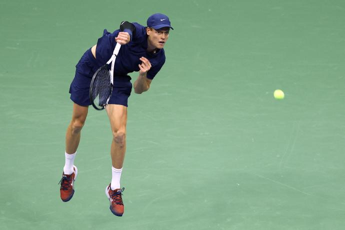 全场只丢, 辛纳连保带