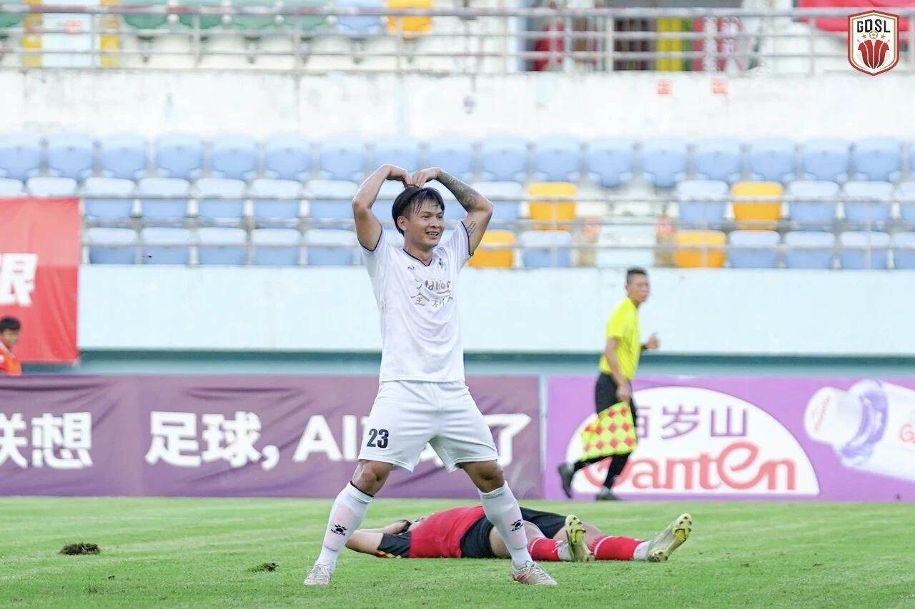 献两传两射, 八强赛 献两传两射, 八强赛