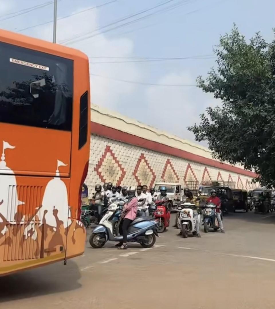 还有鸟在上, 里面有青蛙, jpg 还有鸟在上, 里面有青蛙, jpg