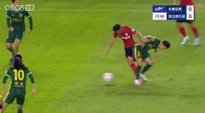 半场-长春亚泰1-1十人浙江 米特里策神仙球罗西奇头槌梁诺恒直红
